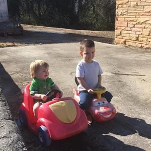 Meet your Posher, Larissa